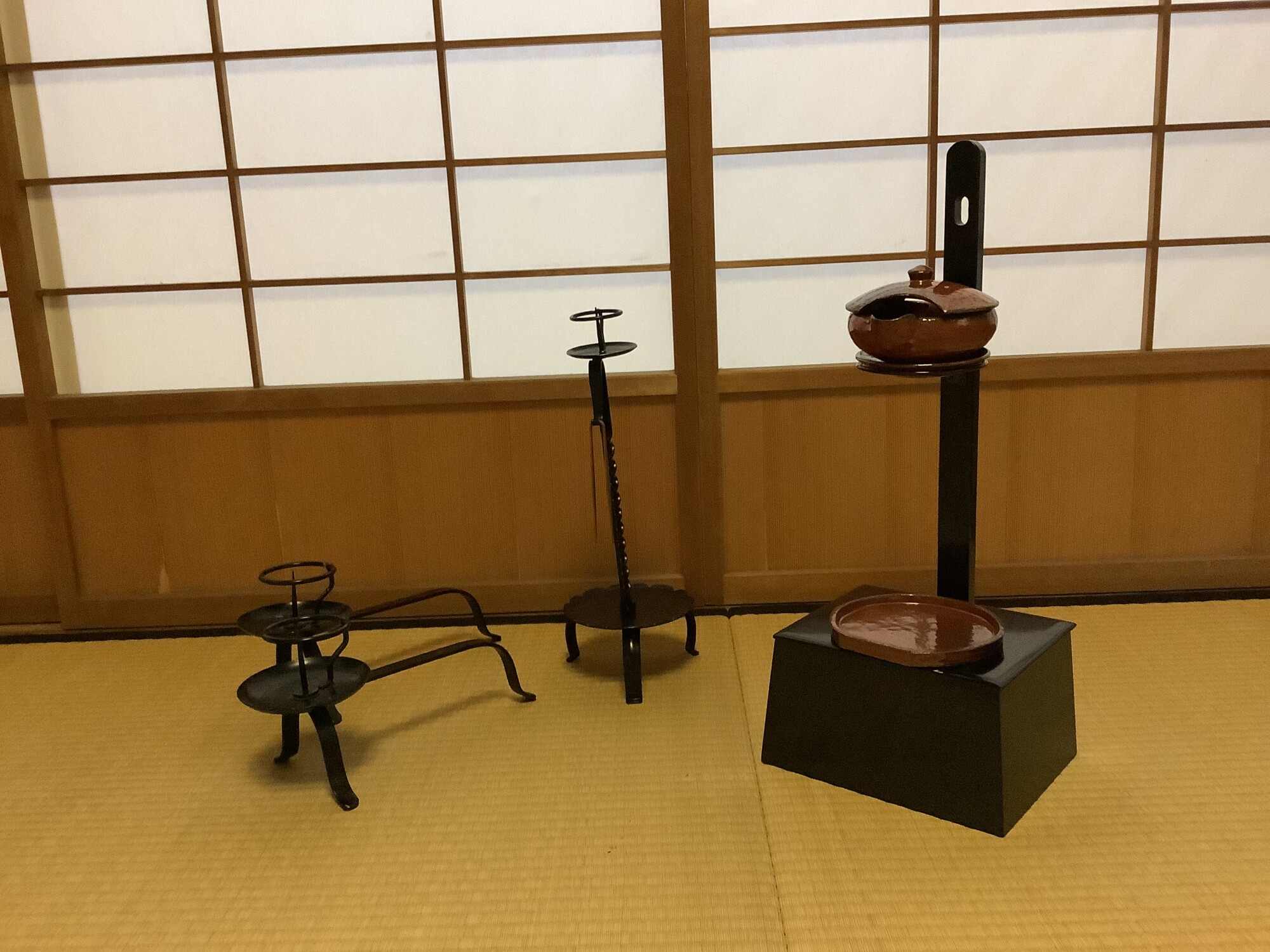 夜咄道具 雀瓦、、短檠、膳燭、手燭一対 | 泰山